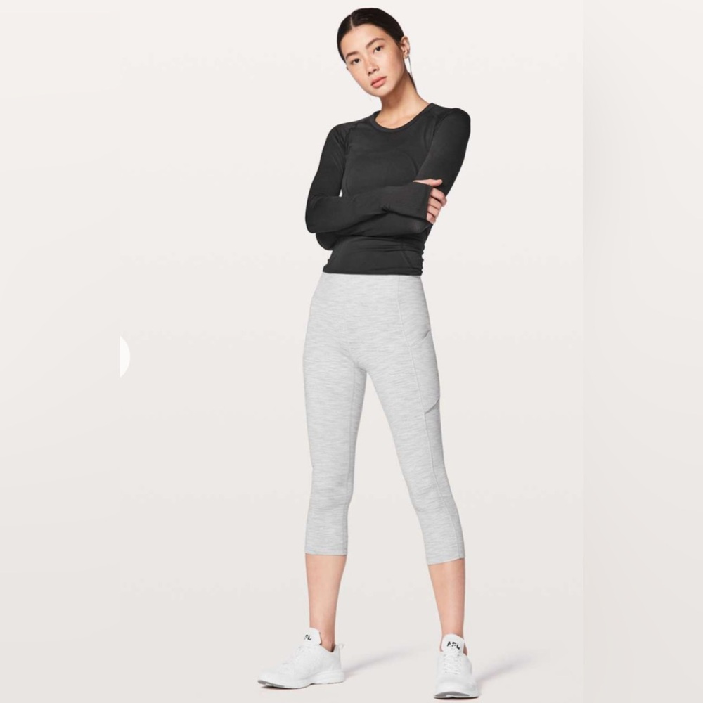 Lululemon Speed Up Crop 21"
Wee Are From Space Nimbus Battleship Size 2 - Picture 3 of 5